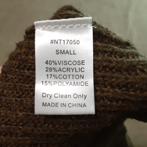 |3/$30| Cozy Olive Sweater - Picture 5 of 5